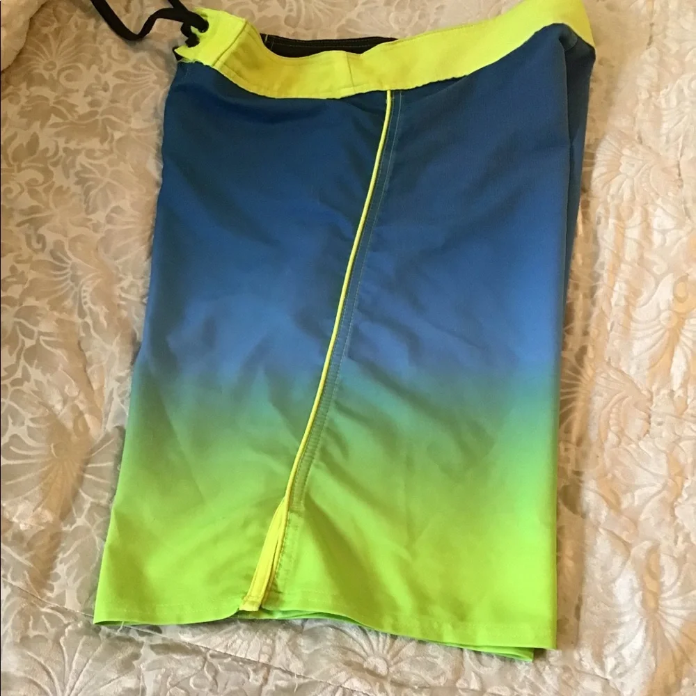 Us Apparel ocean stretch 32 board shorts blue green bright nice on board…